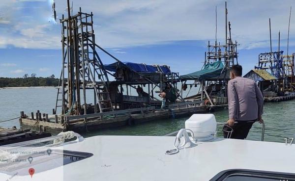 Polisi Amankan Puluhan Ponton yang Beroperasi di Perairan Tembelok Muntok