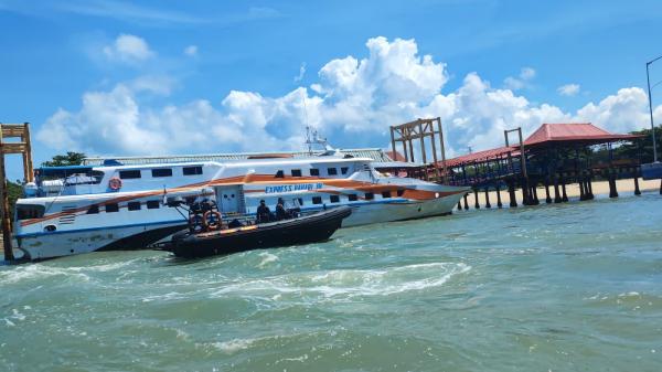 Lanal Babel Kerahkan Rigid Hull Inflatable Boat Bantu Amankan Arus Mudik di Pelabuhan Tanjung Kalian