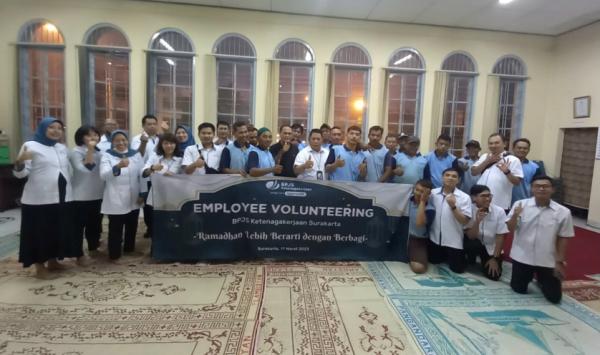 Employee Volunteering Ramadhan, BPJS Ketenagakerjaan Surakarta Berbagi dengan Buruh
