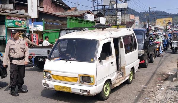 Arus Lalulintas Sepanjang Pasar Cibeber Cianjur Mulai Padat Ini Penyebabnya