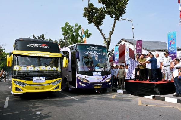 Edy Rahmayadi Lepas Keberangkatan 94 Bus Mudik Gratis Pemprov Sumut