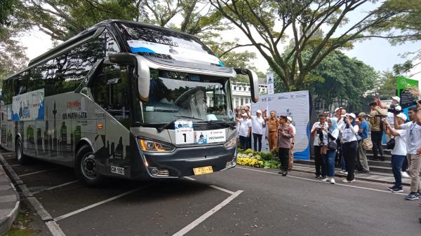 Gunakan 20 Bus, Defend Id Berangkatkan 1.000 Pemudik dari Bandung