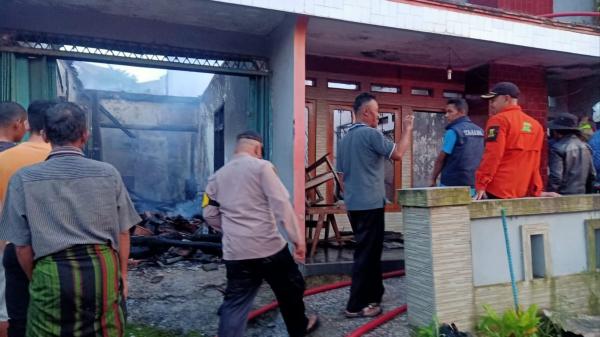 Ditinggal 3 Hari Mudik ke Mertua, Rumah Warga di Purabaya Sukabumi Ludes Terbakar 1 Mobil Rusak