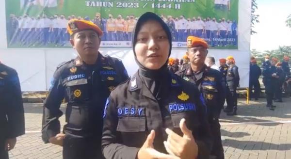 Polsuska Cantik Pemegang Sabuk Hitam Karate Ini Turut Amankan Arus Mudik di Stasiun Kereta Api