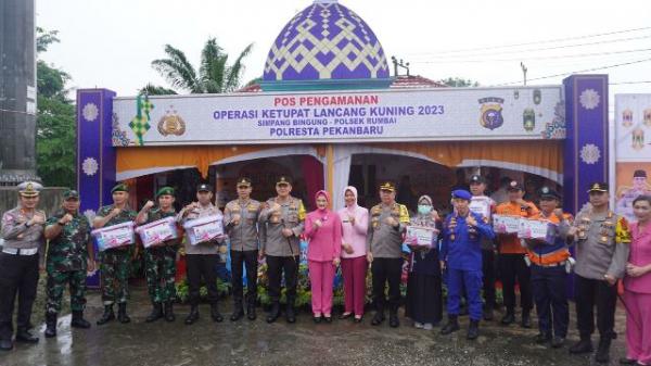 Kapolda Riau Tinjau Pos Pam Operasi Ketupat Lancang Kuning 