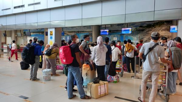 Puncak Arus Mudik, Bandara Depati Amir Dipadati 4.000 Penumpang 
