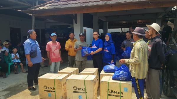 Tingkatkan Hasil Tangkap Ikan, Nelayan Indramayu Peroleh Bantuan Mesin Perahu dari Anggota DPR RI
