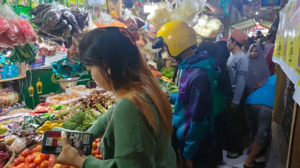 Harga Cabai Merah di Pasar Cibeber Cianjur Tembus Rp100 Ribu Per Kilo