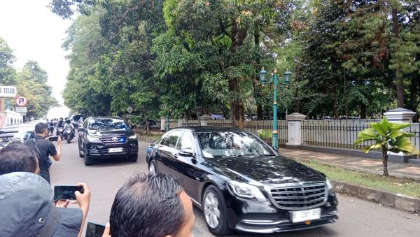 Jelang Pengumuman Capres PDIP, Presiden Jokowi Tiba di Istana Batu Tulis Bogor