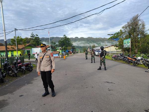 Aparat TNI-Polri Berhasil Amankan Sholat Idul Fitri Di 9 Wilayah Operasi Damai Cartenz 2023 Papua
