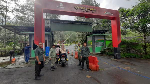Polhut KPH Tasikmalaya Disiagakan Bantu Pengamanan Objek Wisata Gunung Galunggung Saat Libur Lebaran