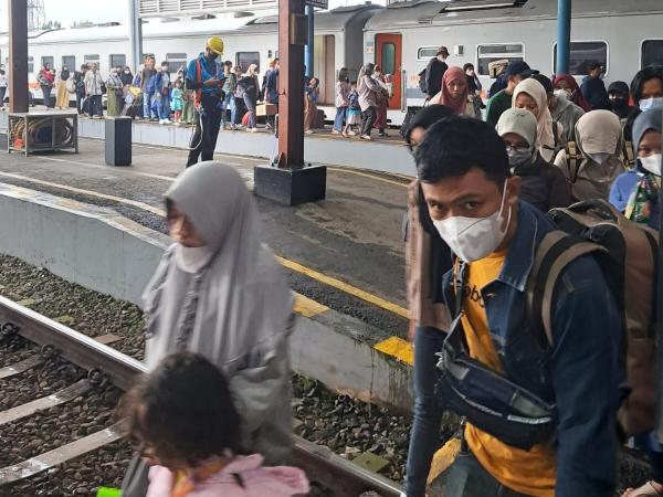 KAI Daop 5 Purwokerto Sebut Hari Ini Puncak Arus Balik Mudik Lebaran ...