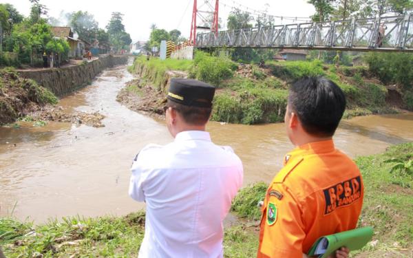 Picu Banjir, Dadang Supriatna Minta BBWS Keruk Sedimentasi Sungai Citarum