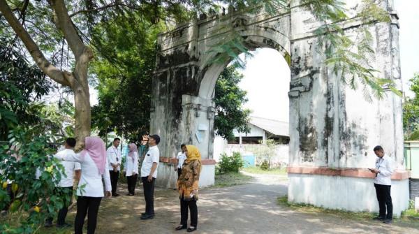 Tingkatkan  Ekonomi Warga, Wali Kota Mojokerto Bangun Kios di Pasar Hewan Sekarputih, Burun Daftar!