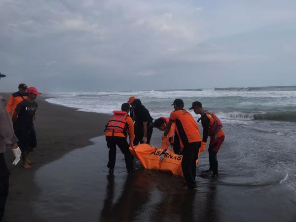 2 Wisatawan Hilang di Pantai Selatan Kebumen Ditemukan, Tim SAR Gabungan Cari 1 Korban Lain
