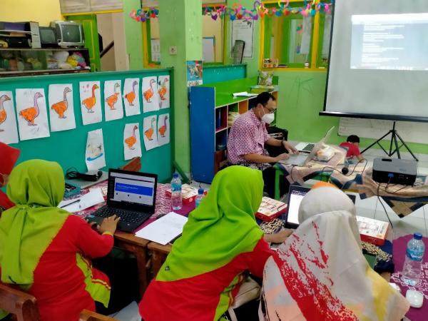 Bantu Sistem Penerimaan Siswa Baru, Ini yang Dilakukan Dosen Untag Surabaya