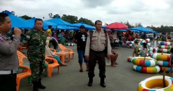 TNI-Polri Kota Bengkulu Terus Pantau Keselamatan Pengunjung Pantai Zakat