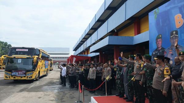 500 Warga Ikut Program Balik Mudik Gratis TNI-Polri