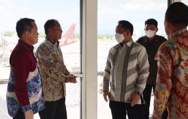 Tinjau Hari OTDA, Danny Pomanto Ajak Tito Nikmati Ayam Goreng Khas Sulawesi