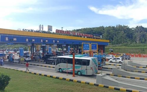 Volume Kendaraan yang Melintasi Tol Kalikangkung Meningkat, Arus Balik Gelombang Kedua