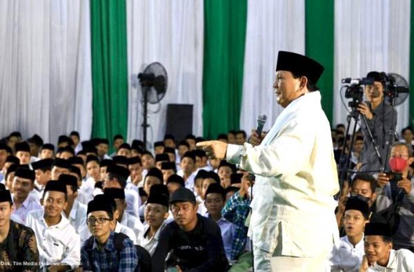 Merapat ke Pesantren NU, Pengamat Sebut Prabowo Evaluasi Kekalahannya di Pilpres 2019