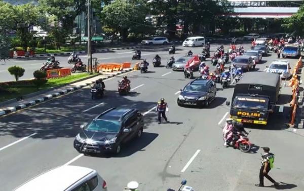 Jalan Utama Surabaya Macet, Konvoi Peringatan Hari Buruh May Day