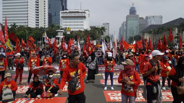 Foto-Foto Aksi Buruh dalam Peringatan May Day di Jakarta