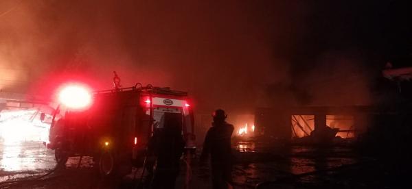 Breaking News: Kebakaran Pasar Cineam Tasikmalaya, Puluhan Kios Terbakar