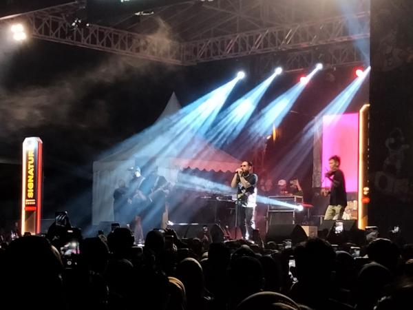 Ambyar Bareng Guyon Waton di Stadion Purwamenggala