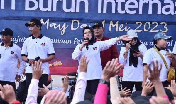 Peringati May Day 2023, Buruh di Sukoharjo Pilih Senam dan Joget Bersama Bupati