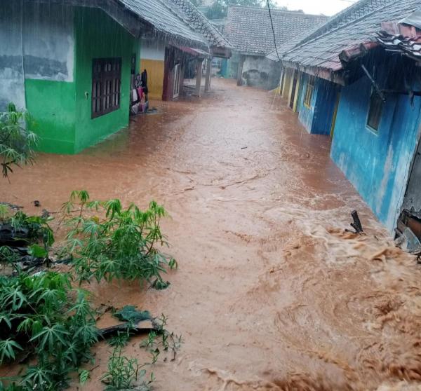 Puluhan Rumah di Kuningan Terendam Banjir Akibat Hujan Lebat
