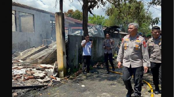 Kebakaran di Aspol Manado, 8 Rumah Ludes Dilalap Kobaran Api
