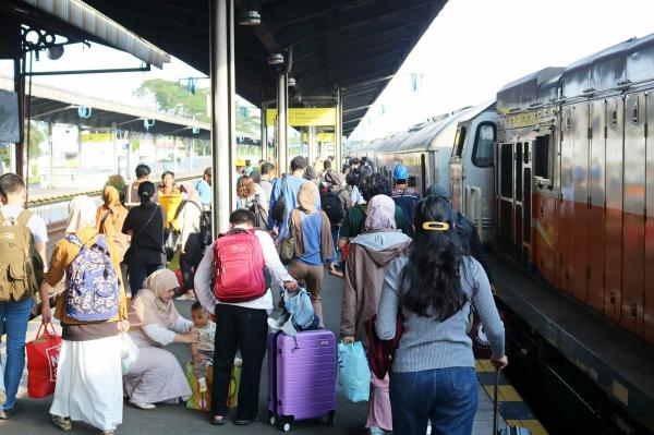 Angkutan Lebaran 2023 di Stasiun Cirebon Naik 28 Persen