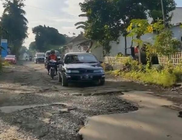 Kritik Infrastruktur, LIRA Probolinggo Gelar Lomba Video Tiktok Jalan Rusak