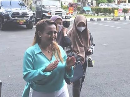 Selebgram Lina Mukherjee Ditahan usai Diperiksa Lebih dari 12 Jam, Penampakannya Kaget dan Syok