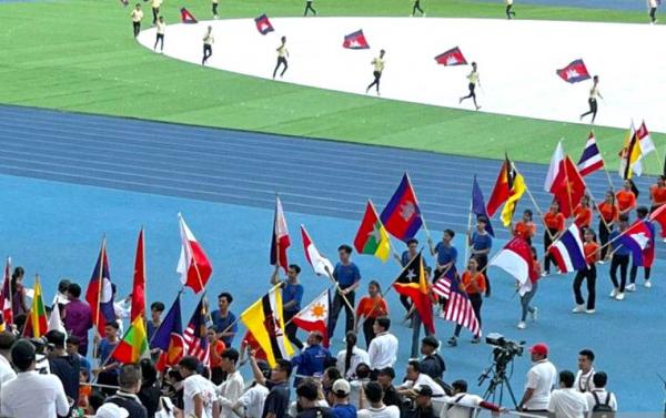 Bendera Indonesia Terbalik dalam Pembukaan SEA Games di Kamboja, Netizen Berang!