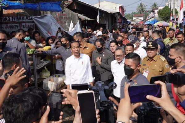 Jokowi soal Jalan Rusak di Lampung: Jika Provinsi Tak Mampu, Pemerintah Pusat Ambil Alih