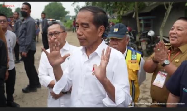 Soal Jalan Rusak, Gubernur Lampung di depan Jokowi Kambing Hitamkan Pengusaha
