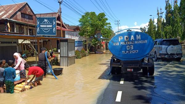 Pasca Banjir, Tim Tanggap Bencana Bergerak Bantu Warga Berdampak Termasuk Penyaluran Air Bersih