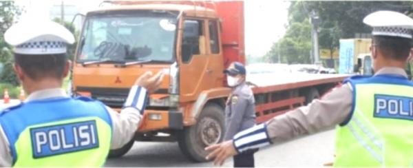 Selain Jam Segini, Truk Besar Angkutan Barang Dilarang Masuk Jalan Kota Palembang