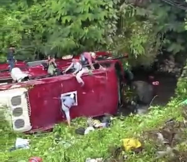 Misteri Kecelakaan Bus Pariwisata di Guci Tegal yang Tiba-tiba Terjun ke Sungai