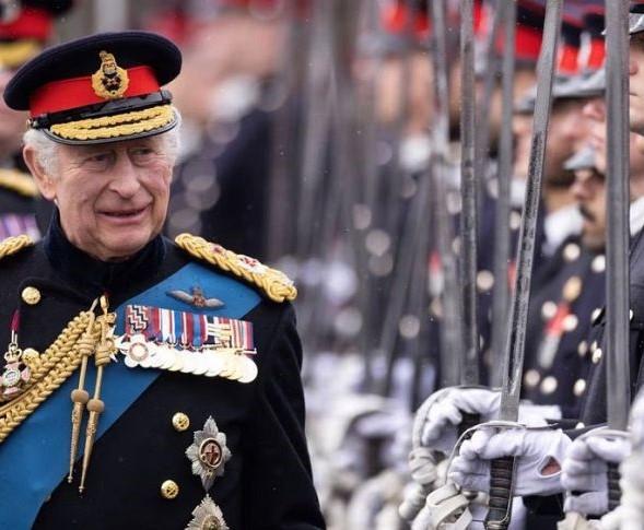 Raja Charles III Resmi Pimpin Inggris, Rakyat Sambut Pesta Seks Swinger