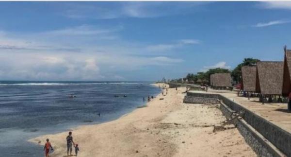 Mengintip Keindahan Pantai Sayang Heulang, Salah Satu Wisata Ikonik dari Garut