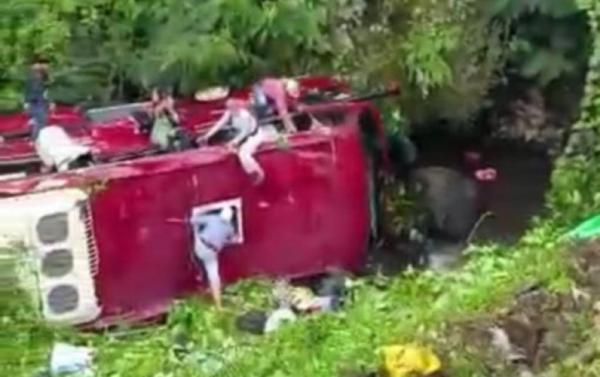 Kecelakaan Bus Jalan Sendiri Terjun ke Sungai, Polisi: Fokus Evakuasi Korban