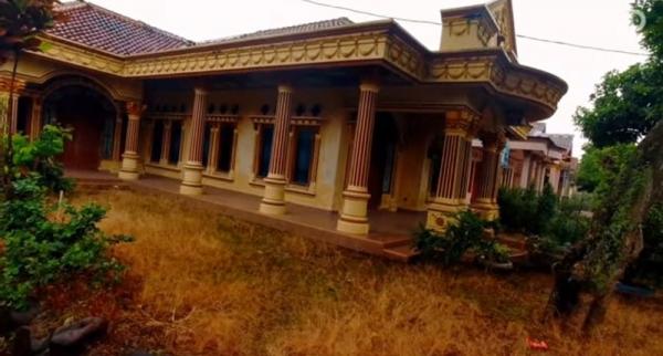 Keunikan Desa Terpencil di Tegal, Isinya Rumah Mewah Tak Berpenghuni