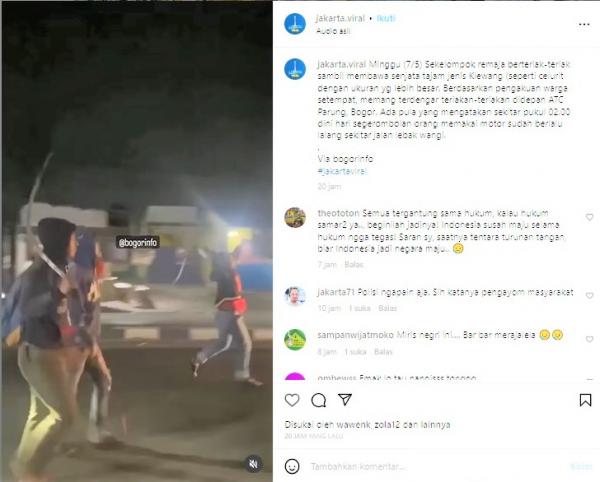 Viral Sekolompok Orang Tenteng Celurit Raksasa Di Parung Bogor