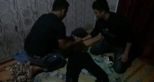 Polisi Gerebek Kampung Narkoba di Langsa, 2 Pengedar dan Belasan Paket Sabu Siap Edar Diamankan
