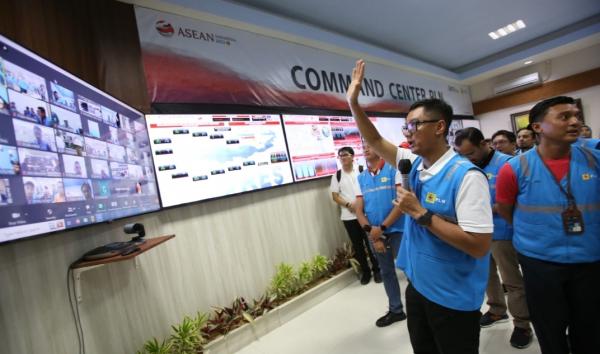 Siaga KTT ASEAN, Dirut PLN Cek Sistem Kelistrikan Lewat Command Center di Labuan Bajo
