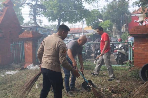 Kapolres Cirebon Kota Pimpin Bersih-bersih Bakal Kantor Baru