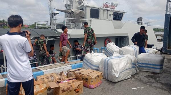 TNI AL Gagalkan Penyelundupan Barang Ilegal ke Tarakan, Empat Pelaku Diamankan